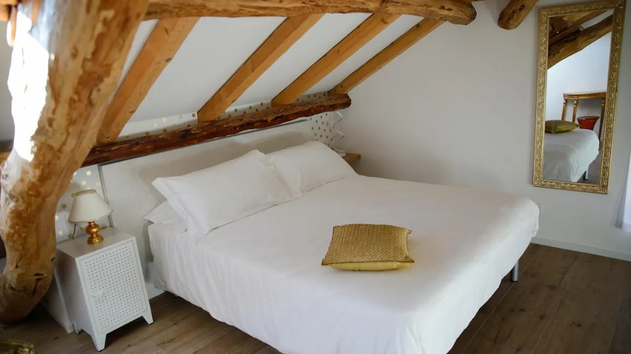 לינה וארוחת בוקר Garna d'Alpago Combo Rooms